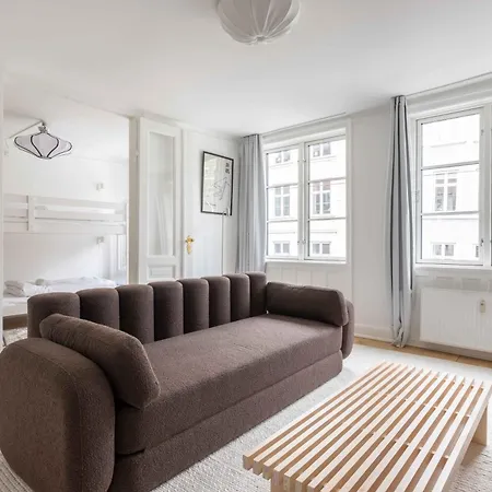 Stylish Apartment On Lively Street In Downtown-3